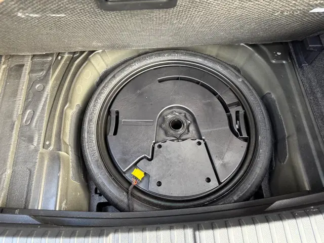 SEAT Ibiza 1.0 TSI Business ,Pano/Nap/Lmv/Clima 2021 Benzine 8