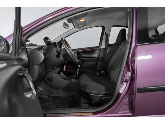 Peugeot 107 1.0 Envy 2013 Benzine 7