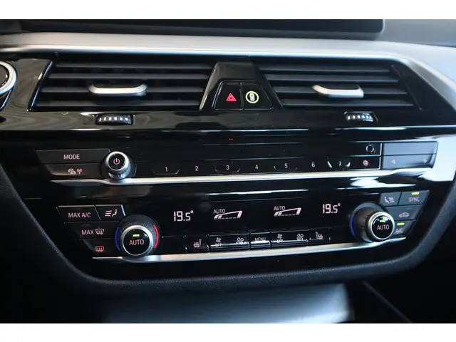 BMW 5 Serie Sedan 530e 2023 Hybride Benzine 17