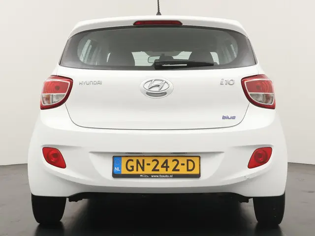 Hyundai i10 1.0i i-Motion Comfort 2015 Benzine 4