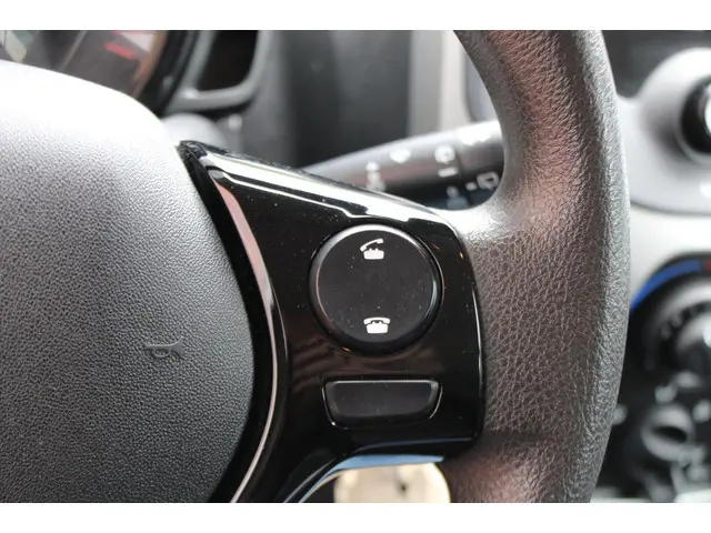 Peugeot 108 1.0 e-VTi Active 2015 Benzine 21