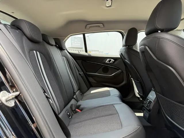 BMW 1 Serie 118i Executive Ed. Sport 2022 Benzine 13