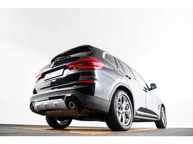 BMW X3 xDrive20i High Executive 2019 Benzine 27