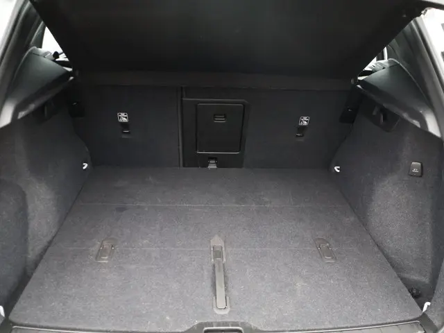 Volvo XC40 B4 197PK Plus Black Edition 2025 Benzine 10