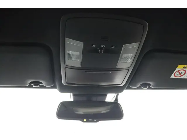 Toyota RAV4 2.5 Hybrid Style 2016 Hybride Benzine 32