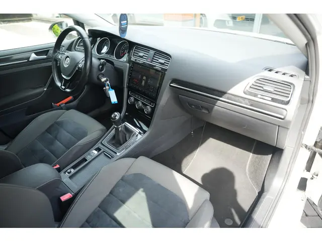 Volkswagen Golf 1.2 TSI Highline 2013 Benzine 4