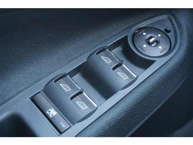 Ford C-MAX 1.0 Ambiente 2013 Benzine 18