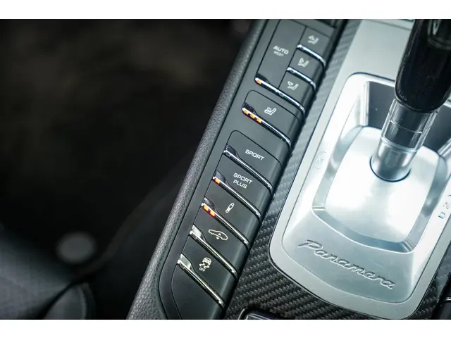Porsche Panamera 3.0 S Hybrid 2012 Benzine 16