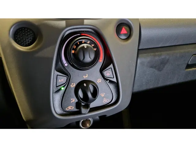 Peugeot 108 1.0 e-VTi Active 2018 Benzine 12