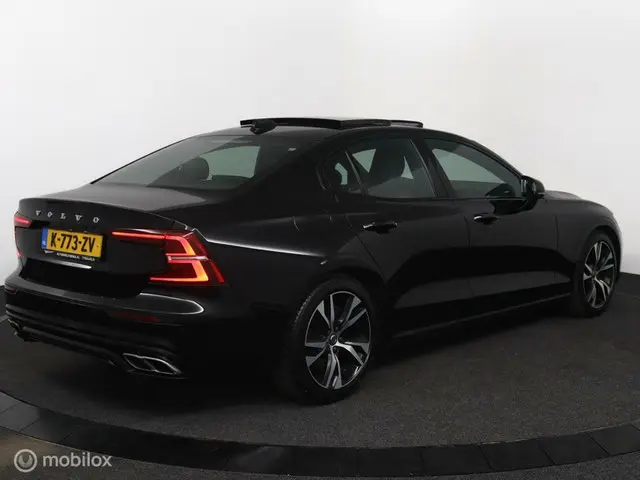 Volvo S60 2.0 B4 R-Design|Blis| panodak|adapt 2021 Benzine 2