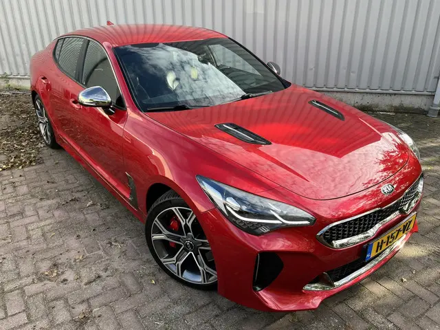 Kia Stinger 3.3 V6 T-GDI AWD GT 370PK 2019 Benzine 2