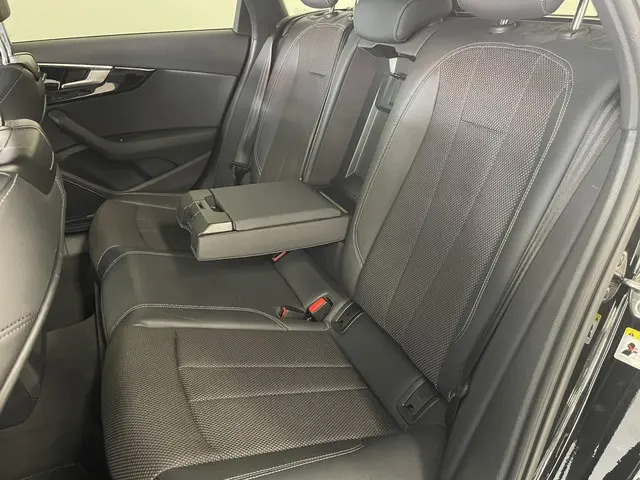 Audi A4 Avant 40 TFSI S edition 2020 Benzine 42