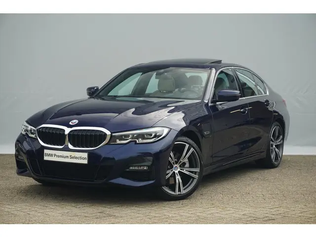 BMW 3 Serie Sedan 320e 2022 Hybride Benzine 25