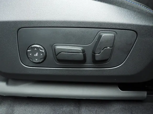 BMW X1 xDrive25e 2025 Hybride Benzine 26