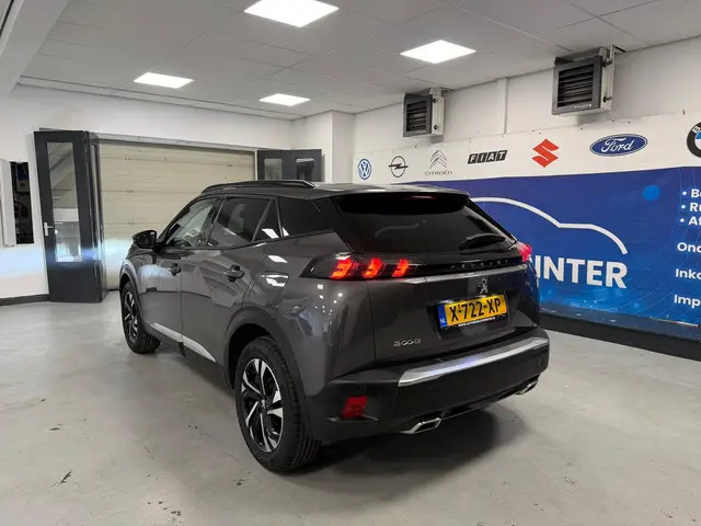 Peugeot 2008 1.2 PureTech Allure 2021 Benzine 8