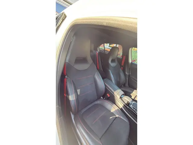 Mercedes-Benz A-Klasse AMG 35 4MATIC 2020 Benzine 9