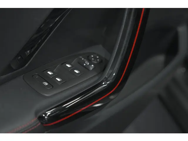 Peugeot 2008 PureTech 130 GT-Line 2019 Benzine 24