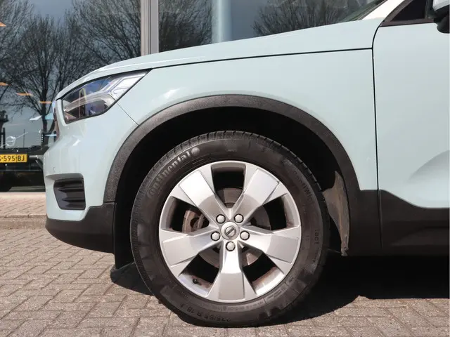 Volvo XC40 1.5 T3 Momentum 2019 Benzine 31