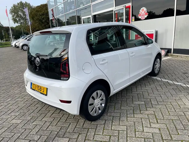 Volkswagen up! 1.0 BMT move up! , 5 Deurs , Airco, 2018 Benzine 6
