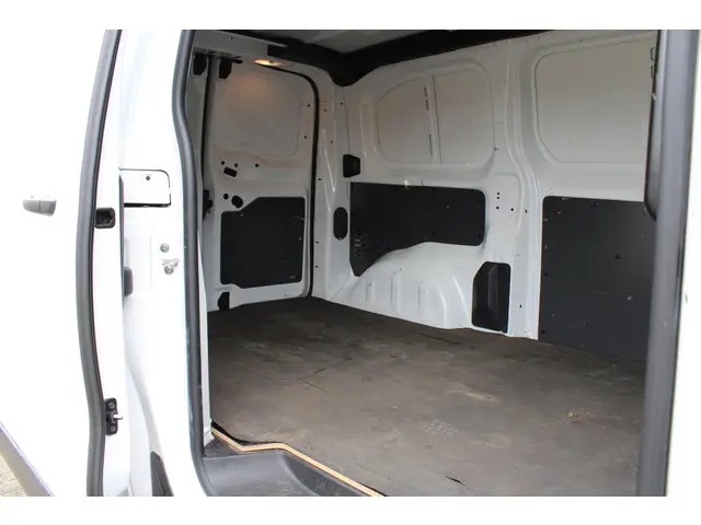 Citroën Jumpy 2.0 BlueHDI 120 M Club 2020 Diesel 26