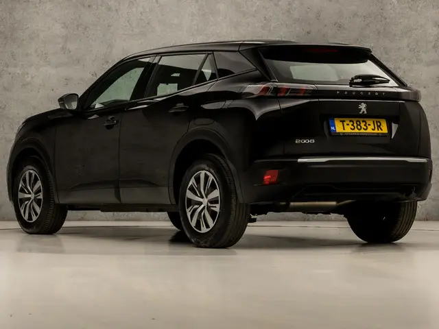 Peugeot 2008 1.2 PureTech Sport 2023 Benzine 3