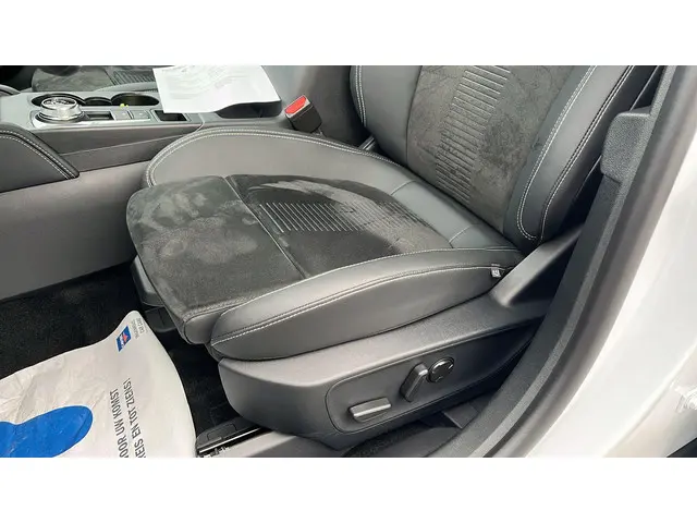 Ford Kuga 2.5 FHEV Active X 2024 Hybride Benzine 23