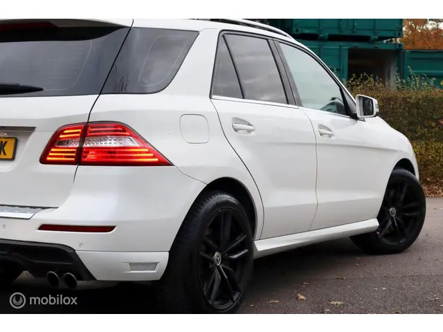 Mercedes-Benz M-Klasse 500 2013 Benzine 25