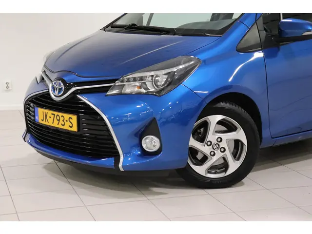 Toyota Yaris 1.5 Hybrid Trend, 2016 Hybride Benzine 14