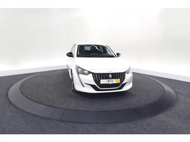 Peugeot 208 PureTech 100 Allure Pack 2023 Benzine 64