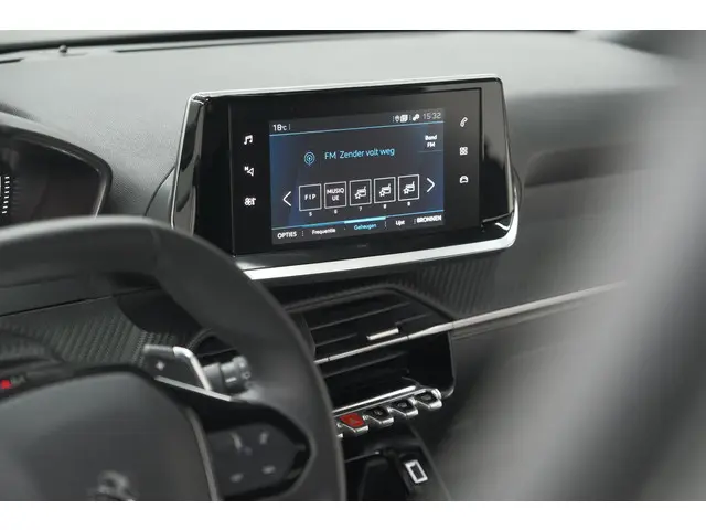 Peugeot 2008 PureTech 130 EAT8 Allure 2023 Benzine 53