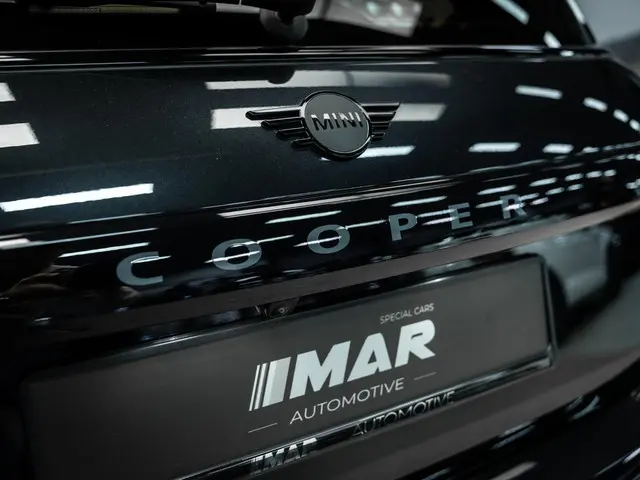 MINI 3-Deurs Cooper C John Cooper Works M 2024 Benzine 13