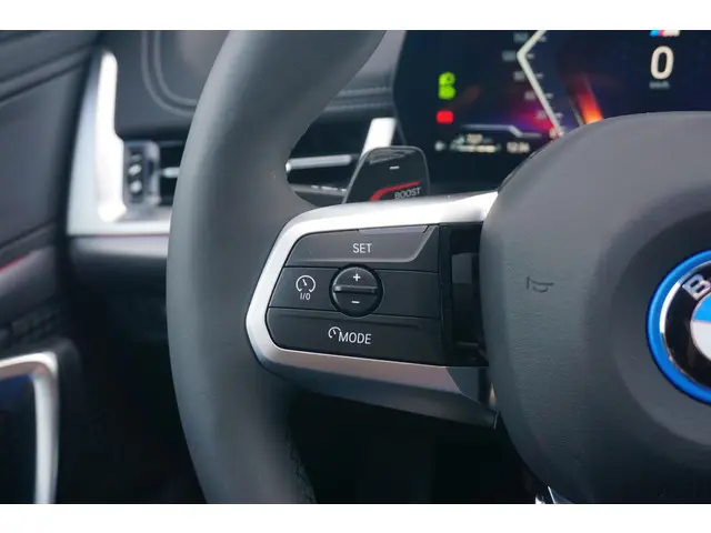 BMW X1 xDrive25e 2025 Hybride Benzine 12