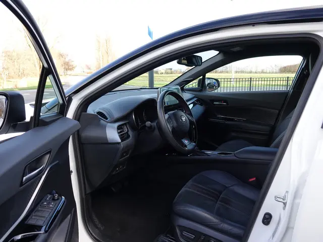 Toyota C-HR 2.0 Hybrid GR-Sport 2023 Hybride Benzine 4