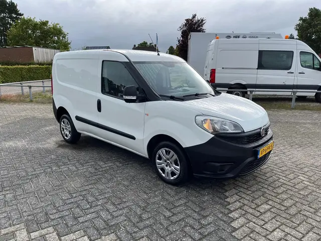 Fiat Doblò Cargo 1.3 MJ L1H1 Actual 2015 Diesel 2