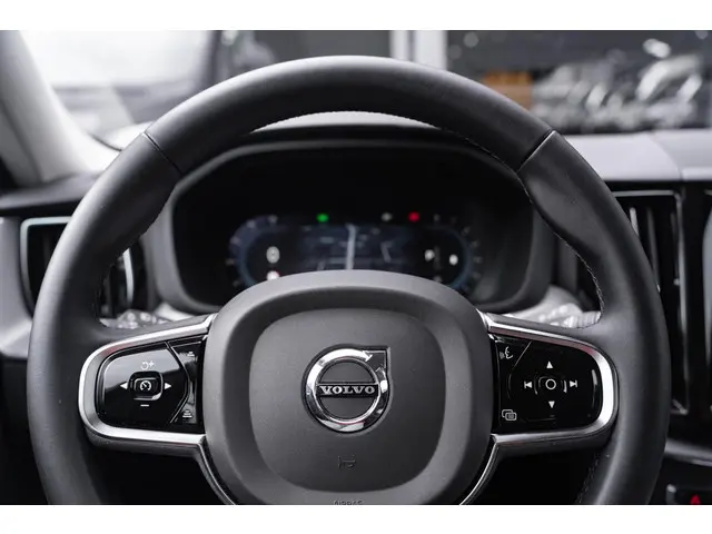 Volvo XC60 B5 Plus Dark 2023 Benzine 21
