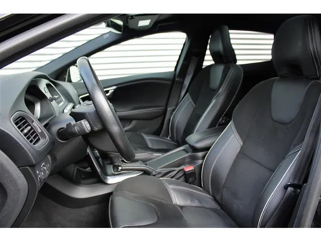 Volvo V40 T3 Automaat Polar+ Sport R-Design 2019 Benzine 13