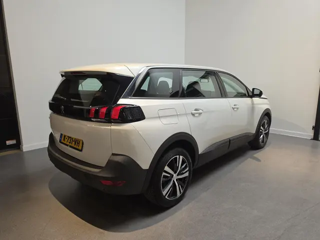 Peugeot 5008 1.2 PureTech Active 2020 Benzine 8