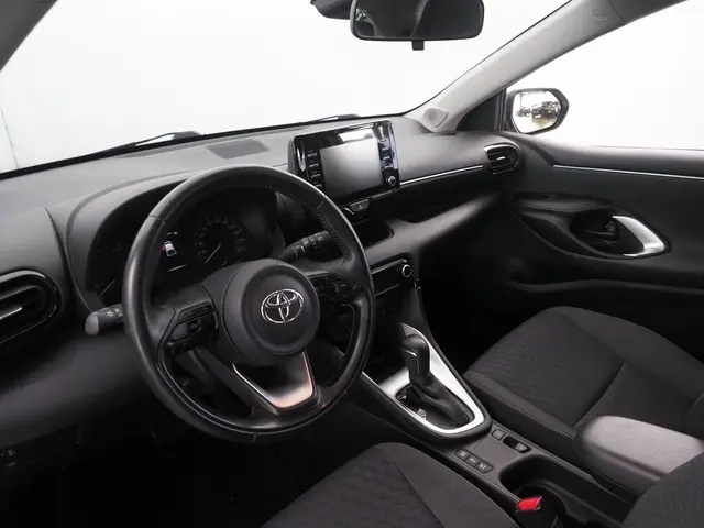 Toyota Yaris 1.5 Hybrid Active 2021 Hybride Benzine 13