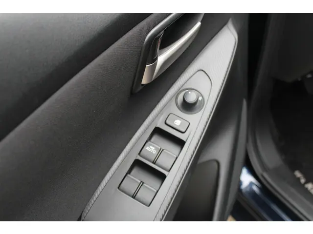 Mazda 2 1.5 SkyActiv-G 90 Homura 2024 Benzine 13