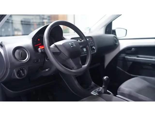 SEAT Mii 1.0 Sport Connect 2017 Benzine 26