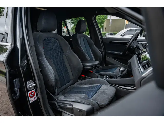 BMW X1 sDrive20i Centennial Executive 2016 Benzine 39