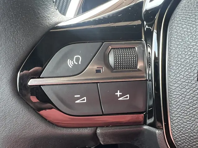 Peugeot 2008 1.2 130 PK Automaat Allure 2024 Benzine 34