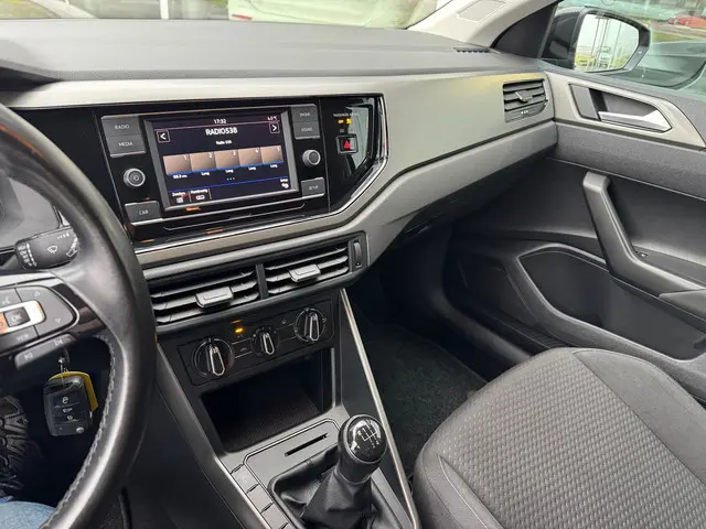 Volkswagen Polo 1.0 TSI Comfortline 2018 Benzine 16
