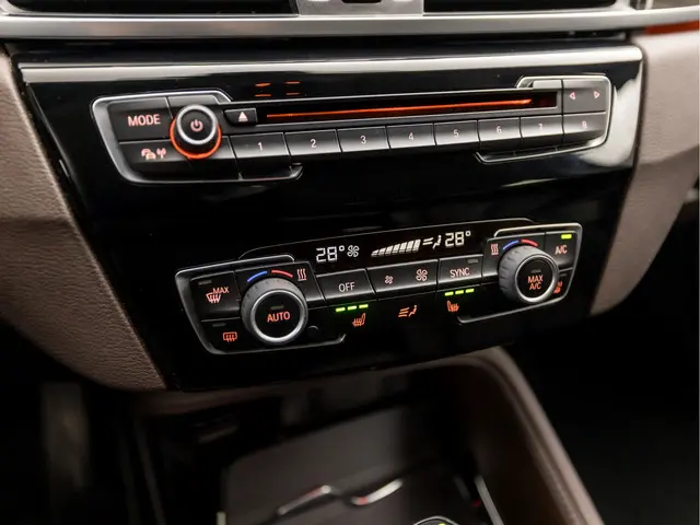 BMW X1 sDrive20i High Executive 2016 Benzine 9