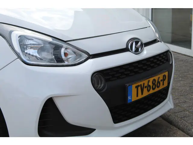 Hyundai i10 1.0i Comfort//5Drs//Navi!! 2018 Benzine 30