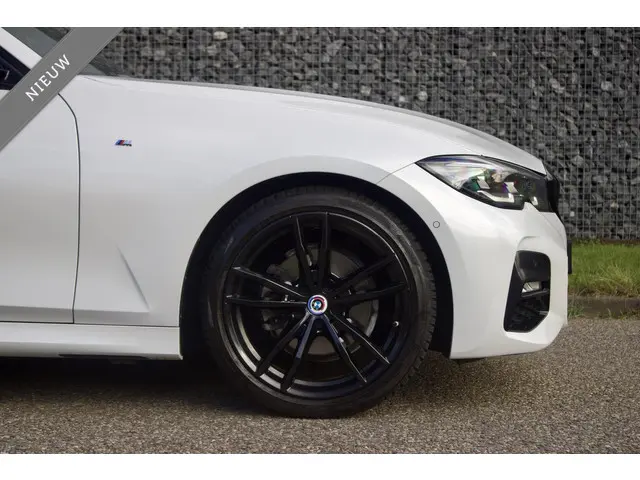 BMW 3 Serie 320i High Executive 2022 Benzine 17