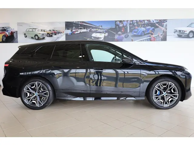 BMW iX xDrive40 2024 Elektrisch 3