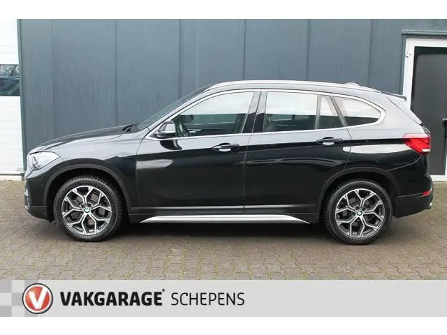 BMW X1 sDrive20i VDL Nedcar Edition 2020 2020 Benzine 3