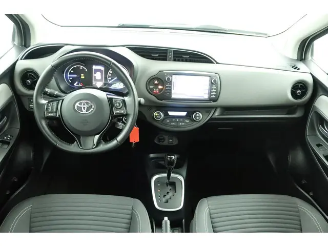 Toyota Yaris 1.5 Hybrid Energy 2018 Hybride Benzine 4