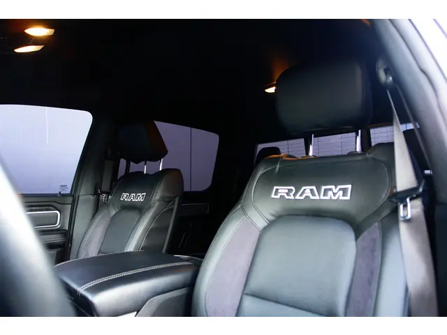 Dodge Ram 1500 DODGE 5.7 V8 Bighorn marge 2020 LPG/Gas 18